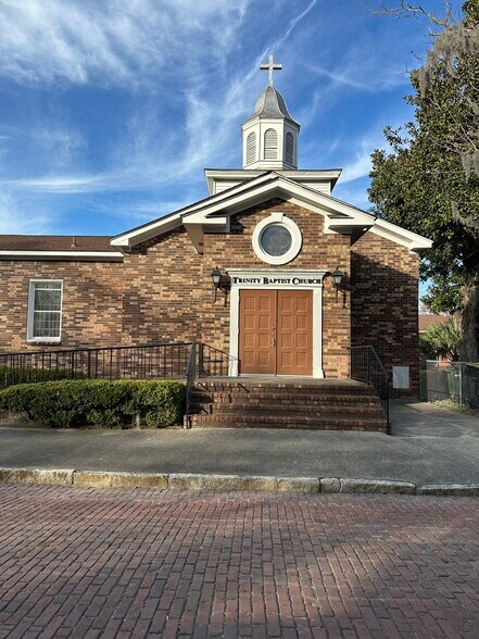 Primary Photo Of 902 W 36th St, Savannah Religious Facility For Sale