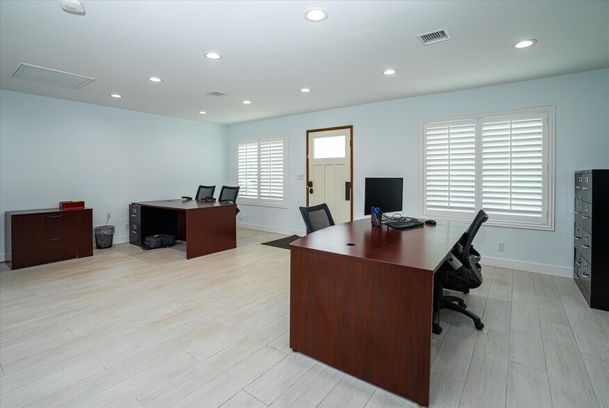 More Photos Of 1913 E 17th St, Santa Ana Office For Sale