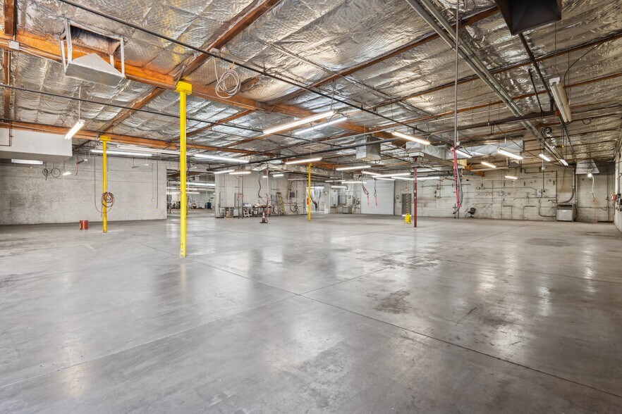 More Photos Of 815 W Geneva Dr, Tempe Manufacturing For Sale