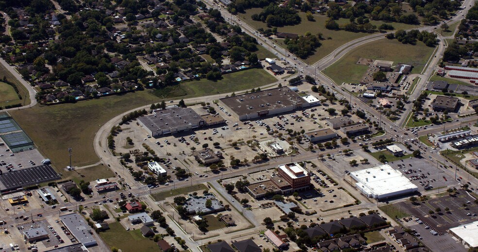 More Photos Of 3161 Broadway Blvd, Garland Freestanding For Lease