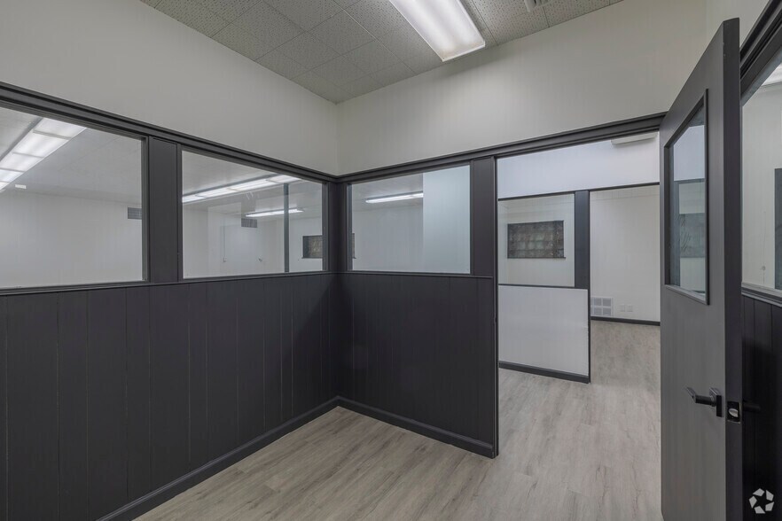 More Photos Of 1680 14th St, Oakland Warehouse For Lease