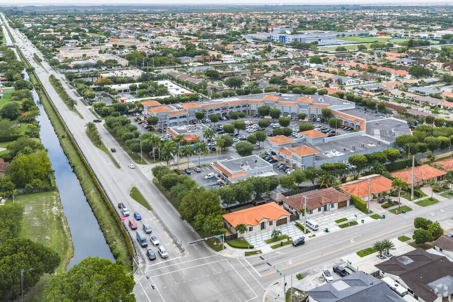 More Photos Of 14251 SW 42nd St, Miami Restaurant For Lease