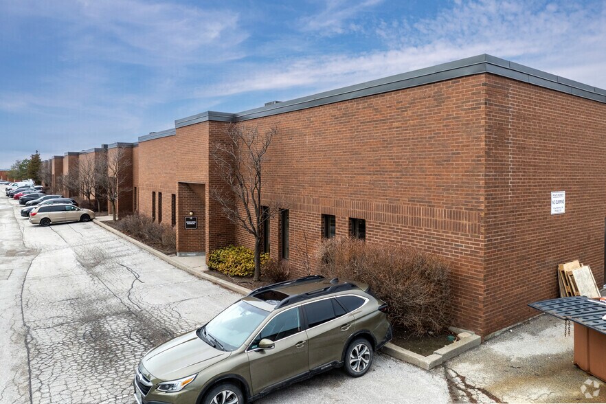 More Photos Of 250 Trowers Rd, Vaughan Warehouse For Lease