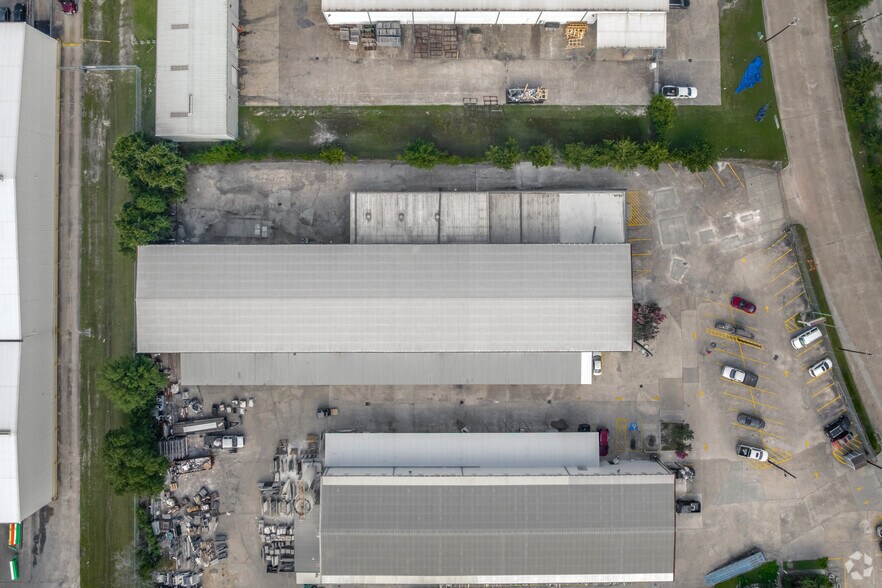 More Photos Of 6445 Burlington Dr, Houston Warehouse For Lease