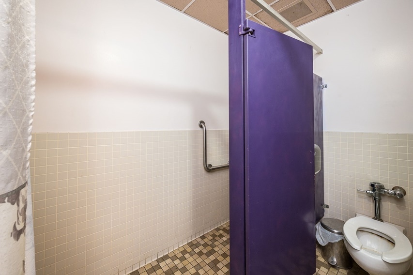 More Photos Of 236 E Maine St, Amboy Specialty For Sale