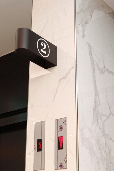 More Photos Of 21 N Greenwood Ave, Tulsa Office For Lease