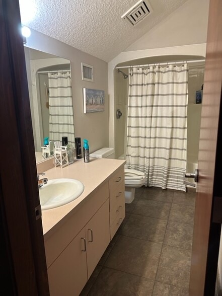 More Photos Of 1715 Village Way, Orange Park Medical For Sale