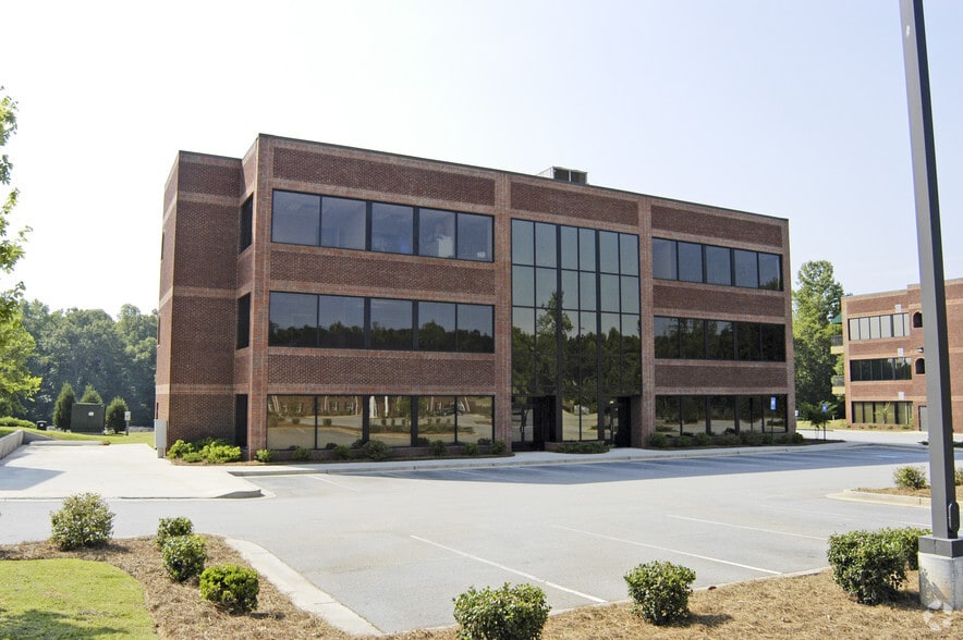 More Photos Of 827 Fairways Ct, Stockbridge Office For Lease