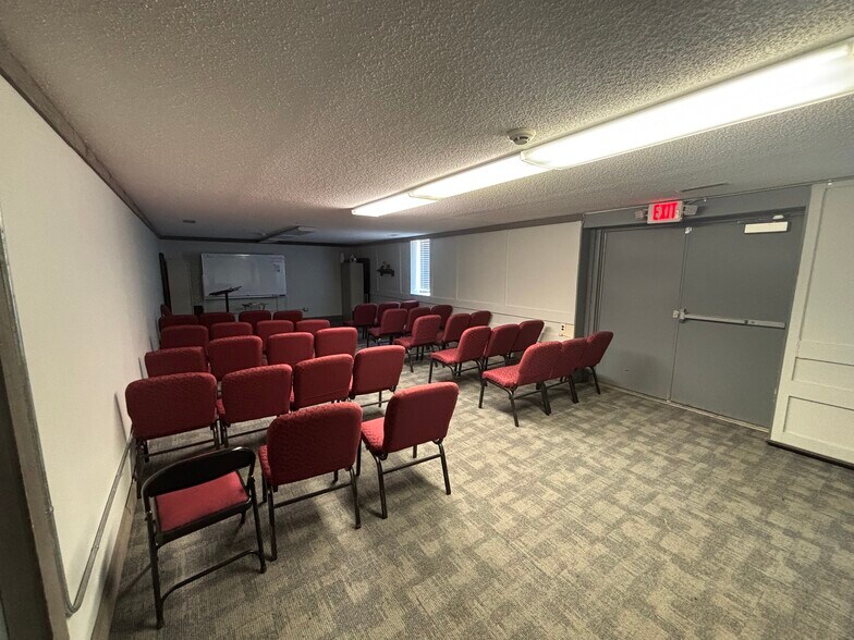 More Photos Of 220 Beaver Rd, Munford Sports And Entertainment For Sale