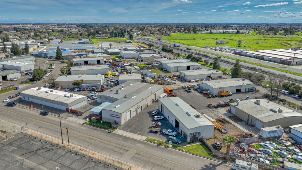 More Photos Of 5753-5755 W Barstow Ave, Fresno Warehouse For Lease