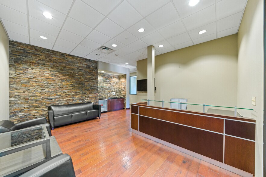 More Photos Of 3503 Paesanos Pky, San Antonio Office For Sale