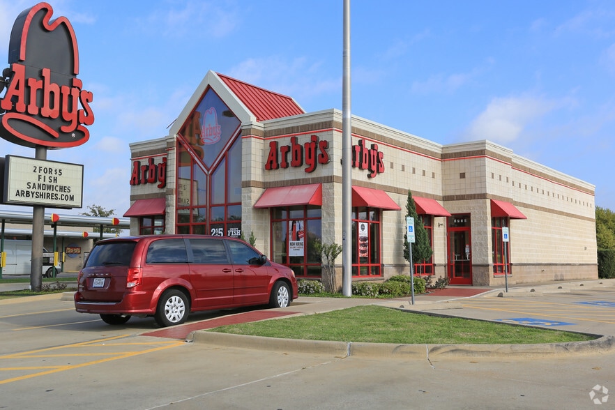 More Photos Of 1730 Market Place Blvd, Irving Fast Food For Lease