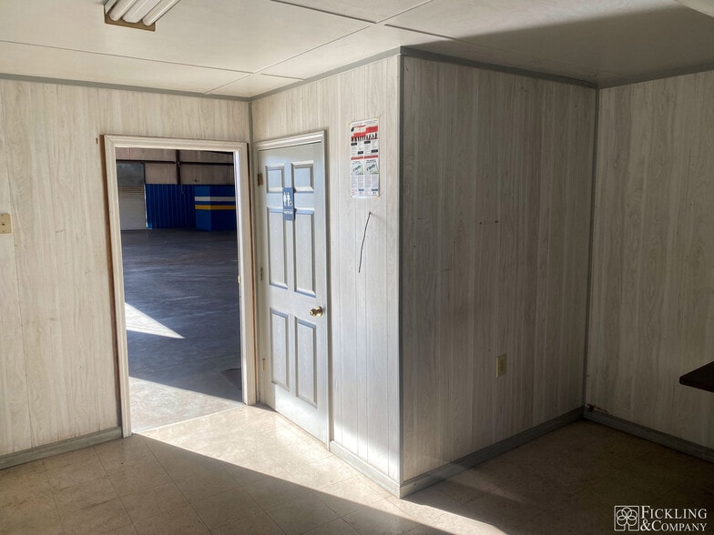 More Photos Of 3401 Ocmulgee East Blvd, Macon-Bibb Flex For Sale