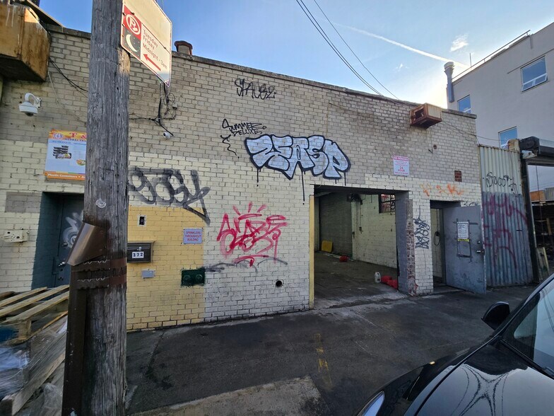 More Photos Of 372 Ten Eyck St, Brooklyn Warehouse For Lease