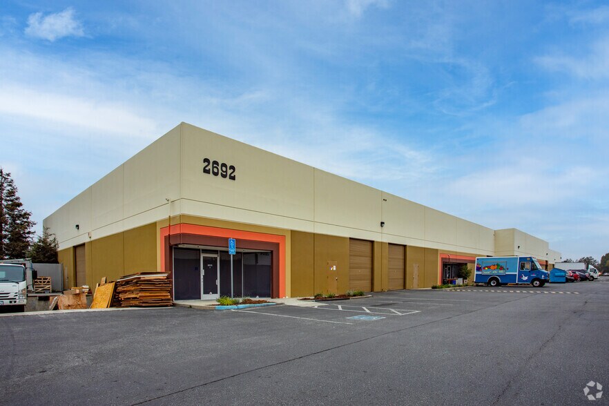 Primary Photo Of 2692 Middlefield Rd, Redwood City Warehouse For Lease