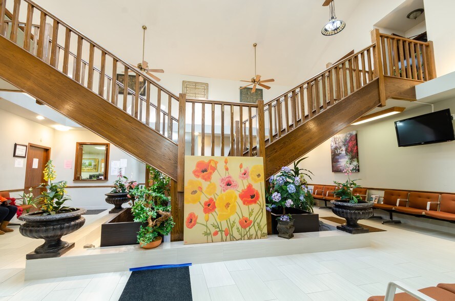 More Photos Of 3100 45th St, Highland Medical For Sale