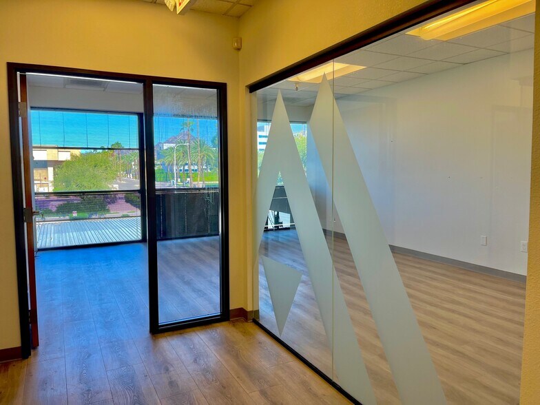More Photos Of 2150 E Highland Ave, Phoenix Office For Lease