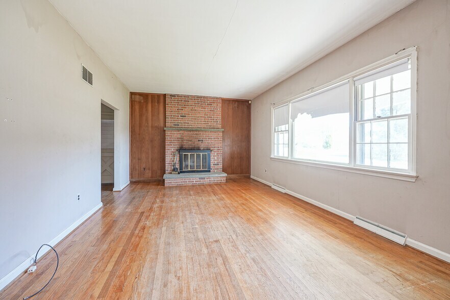 More Photos Of 73 Berlin Cross Keys Rd, Williamstown Specialty For Sale