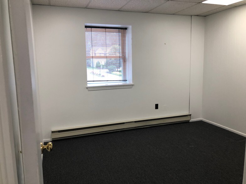 More Photos Of 730 Boston Post Rd, Sudbury Unknown For Lease