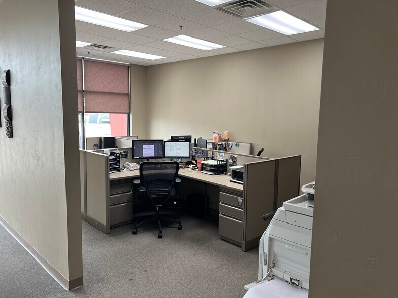 More Photos Of 1810-1900 Crooks Ave, Kaukauna General Retail For Lease