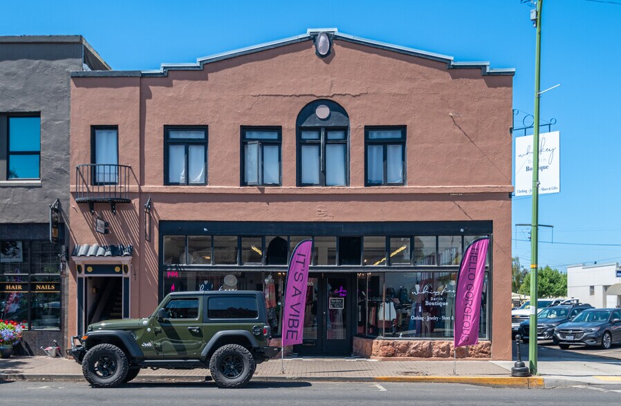 More Photos Of 395 N Main St, Prineville Storefront Retail Residential For Sale
