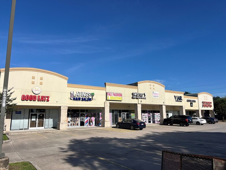 Primary Photo Of 8805 Jones Rd, Houston Storefront For Lease