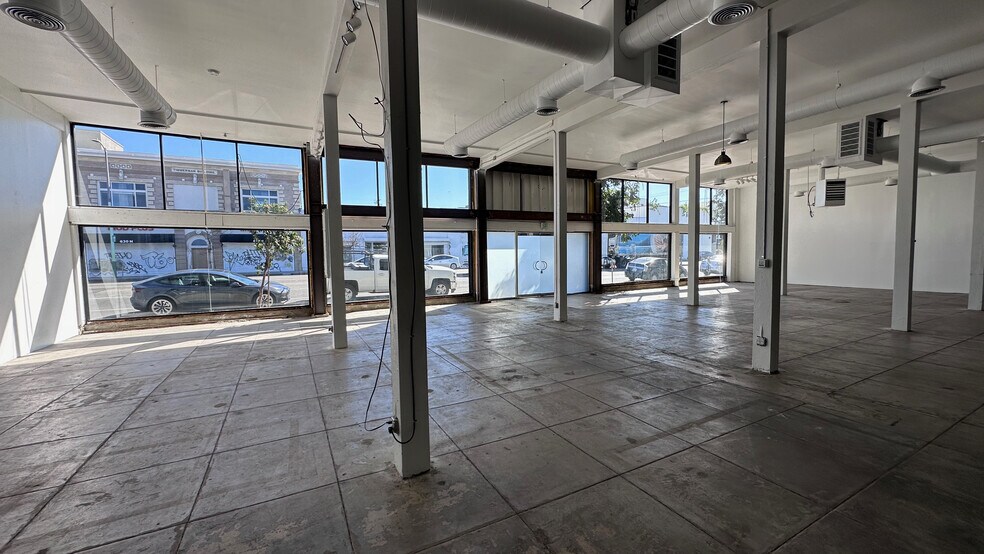 More Photos Of 619 N Western Ave, Los Angeles Storefront For Lease