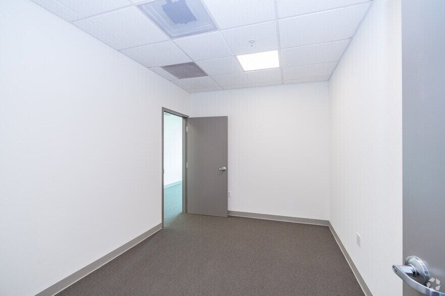 More Photos Of 1485 Bay Shore Blvd, San Francisco Office For Lease