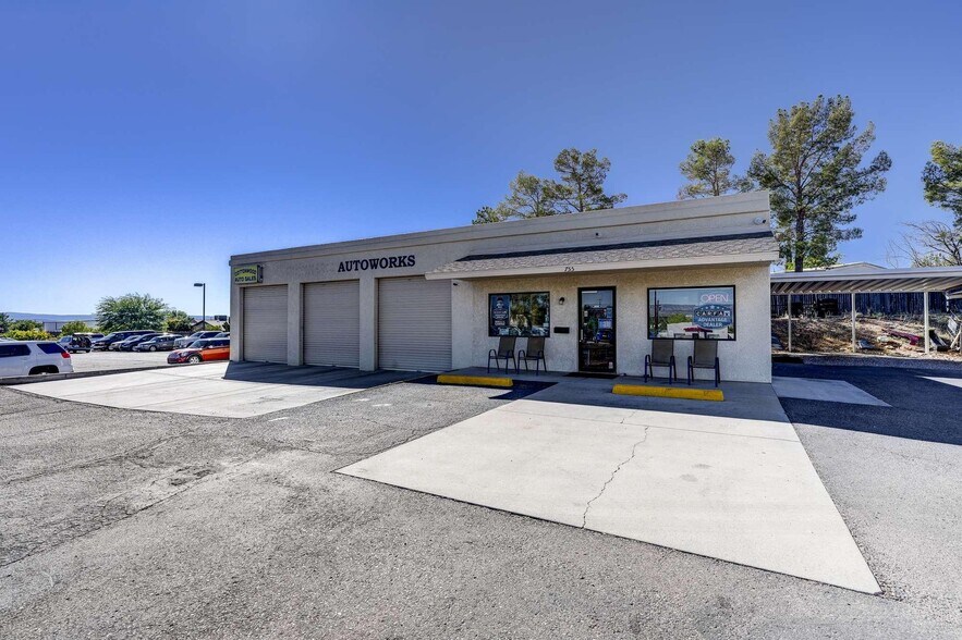 More Photos Of 725 E State Route 89A, Cottonwood Auto Dealership For Sale