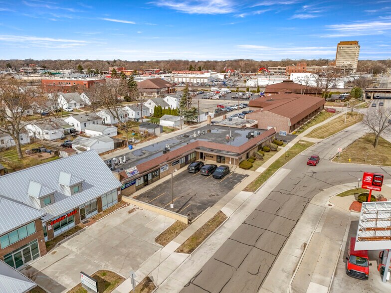 More Photos Of 1800 Grindley Park St, Dearborn Office For Lease