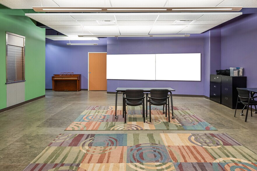More Photos Of 2115 Lexington Rd, Louisville Office For Sale