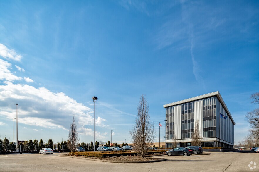 More Photos Of 30555 Southfield Rd, Southfield Office For Lease