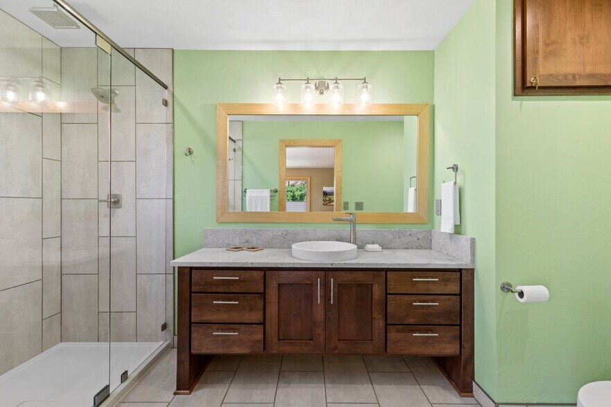 More Photos Of 1320 N Mountain Ave, Ashland Winery Vineyard For Sale