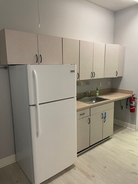 More Photos Of 12420 San Jose Blvd, Jacksonville Medical For Lease