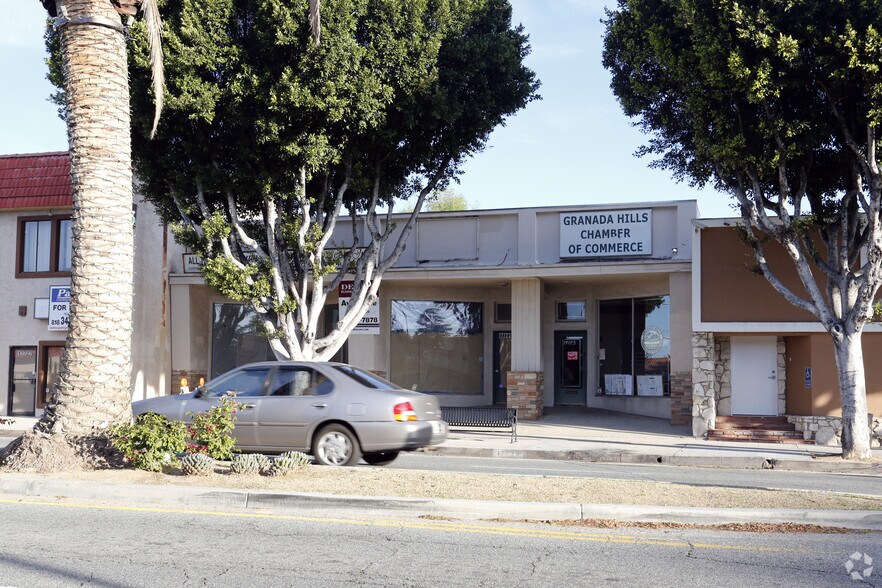 More Photos Of 17723-17725 Chatsworth St, Granada Hills Storefront For Lease
