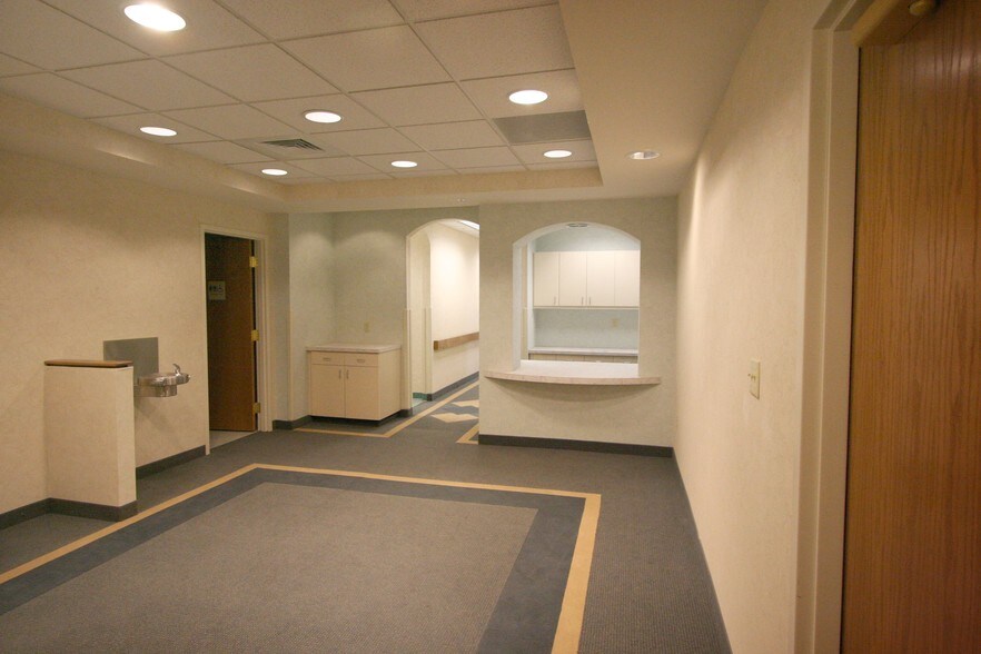 More Photos Of 5250 Hahns Peak Dr, Loveland Office For Lease