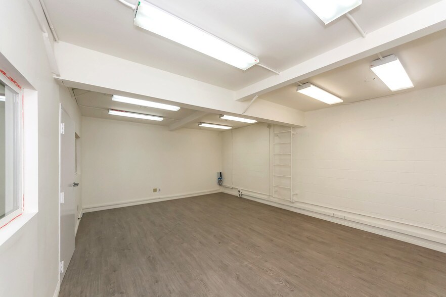 More Photos Of 741 E 14th Pl, Los Angeles Warehouse For Lease