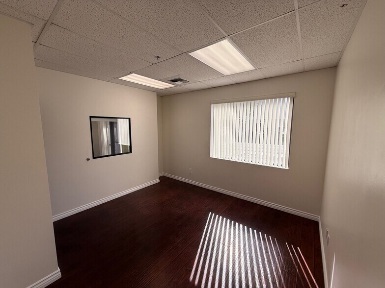 More Photos Of 28041 Smyth Dr, Valencia Light Manufacturing For Lease