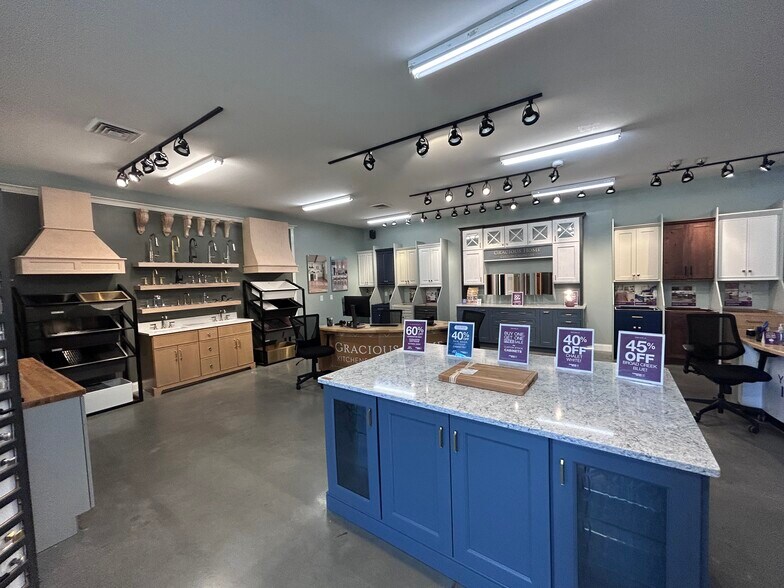 More Photos Of 4840 Reagan Dr, Charlotte Warehouse For Lease