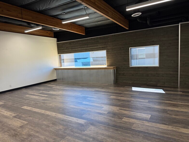 More Photos Of 1938 N Batavia St, Orange Warehouse For Lease