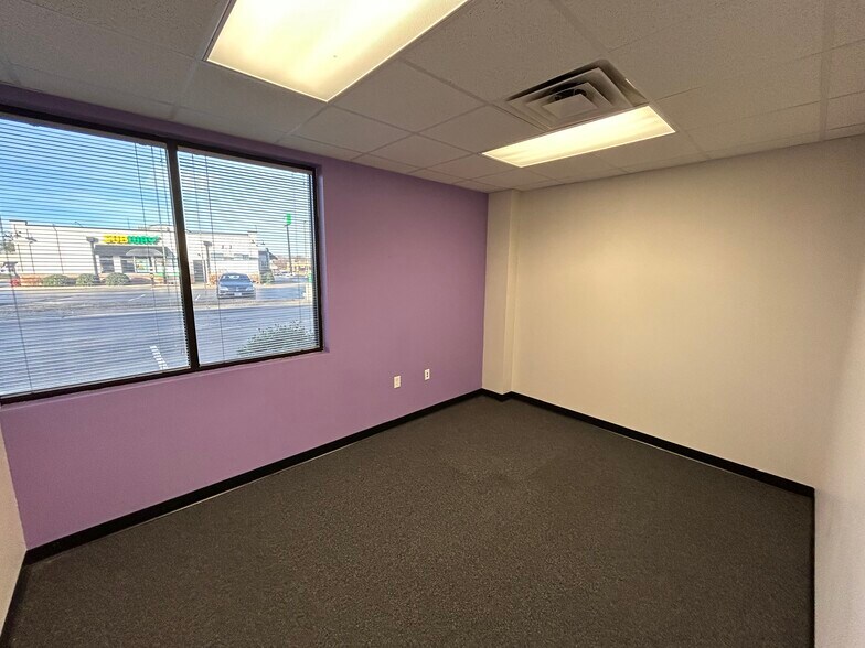 More Photos Of 1230 E Kingsley St, Springfield Medical For Lease