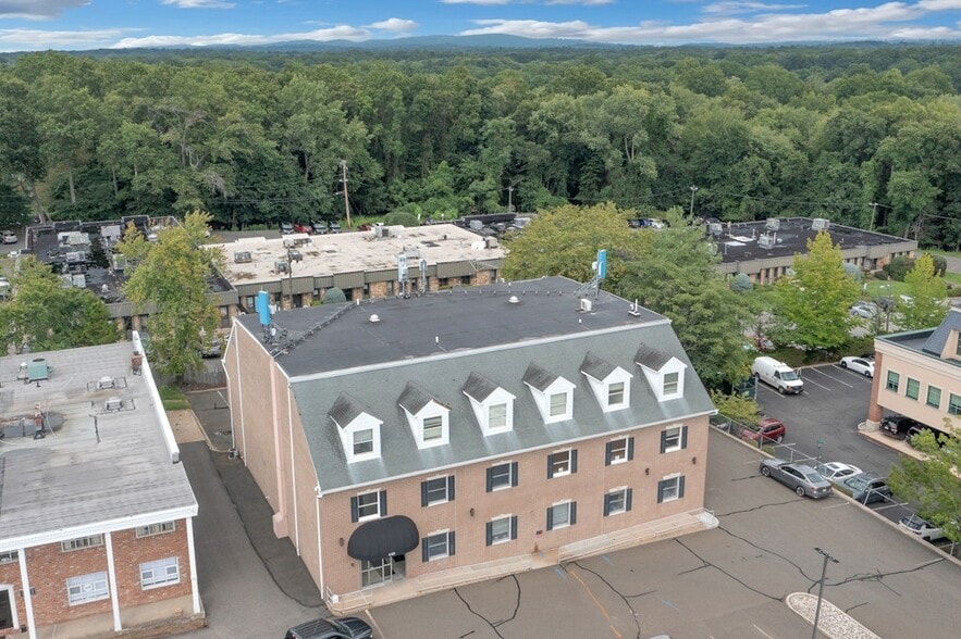 More Photos Of 440 Old Hook Rd, Emerson Medical For Sale