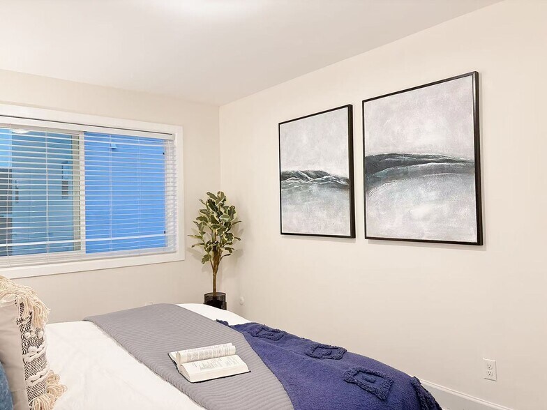 More Photos Of 1252 W 37th St, Los Angeles Apartments For Sale