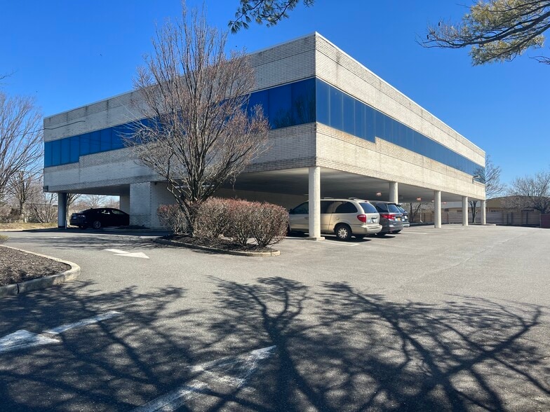 More Photos Of 4400 Veterans Memorial Hwy, Holbrook Office For Sale