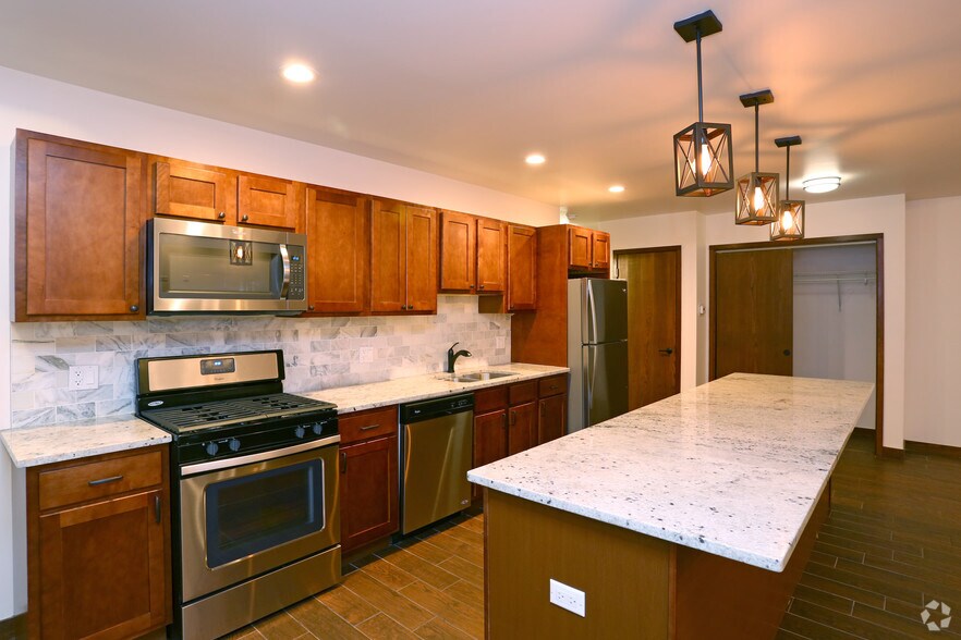 More Photos Of 7 S Stolp Ave, Aurora Apartments For Lease