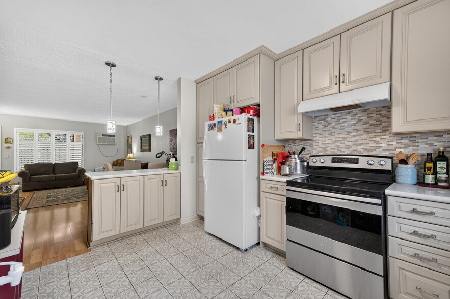 More Photos Of 1459 Stanley Ave, Glendale Apartments For Sale