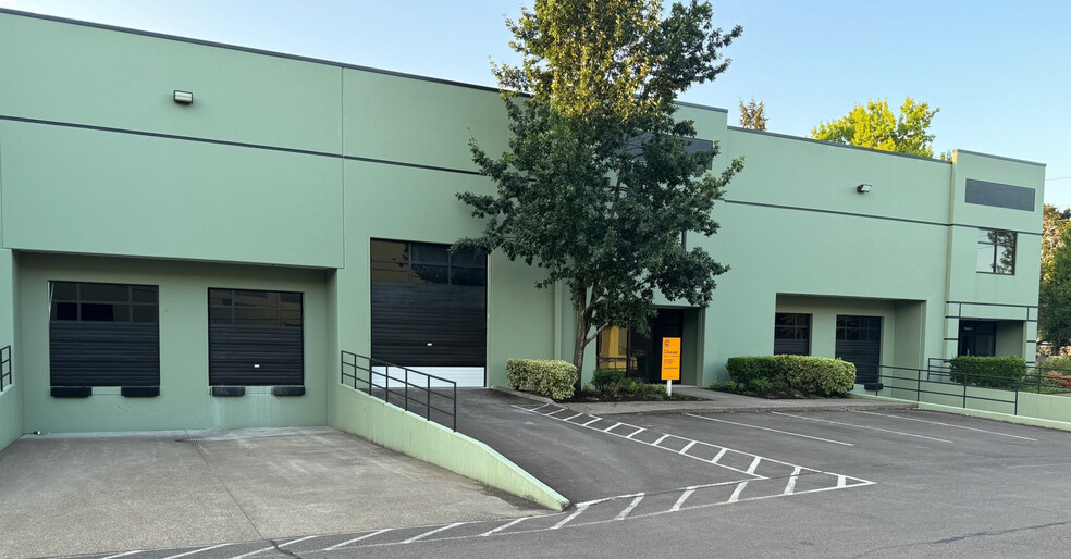 Primary Photo Of 16745 SE Kens Ct, Milwaukie Warehouse For Lease