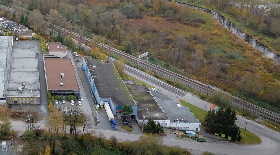 More Photos Of 6915 Winston St, Burnaby Warehouse For Lease