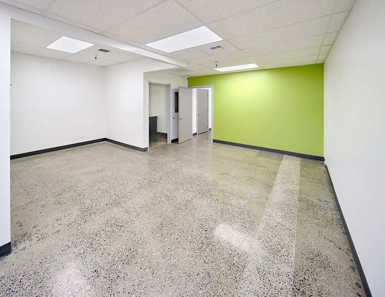 More Photos Of 6627 S 191st Pl, Kent Unknown For Lease