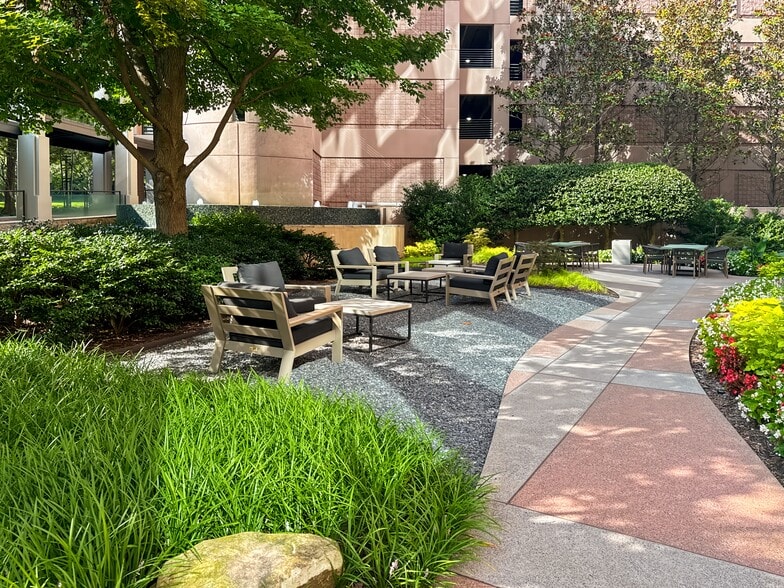 More Photos Of 5555 Glenridge Connector, Atlanta Coworking Space
